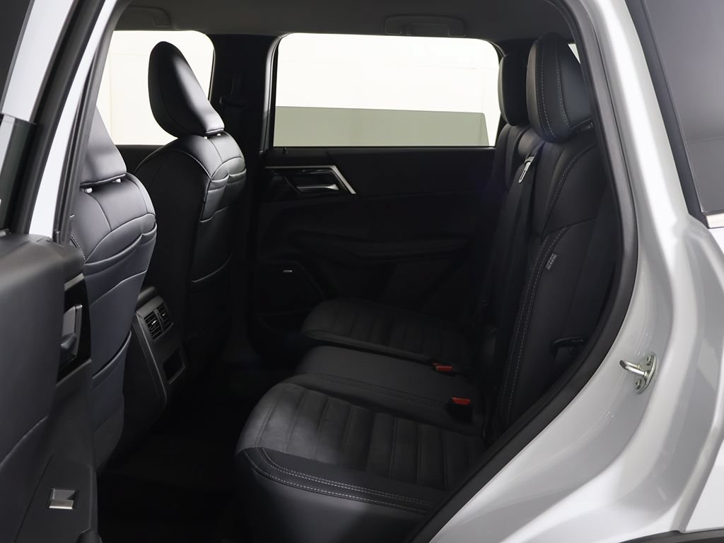 New 2026 Mitsubishi Outlander SE FWD image 29