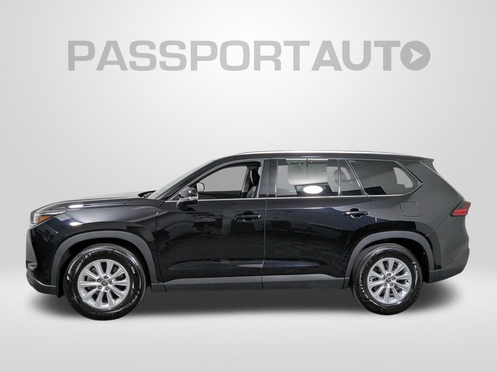 Used 2025 Toyota Grand Highlander AWD image 2