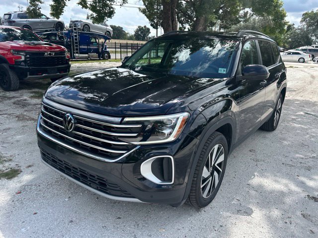 Used 2025 Volkswagen Atlas SE AWD/4WD image 2