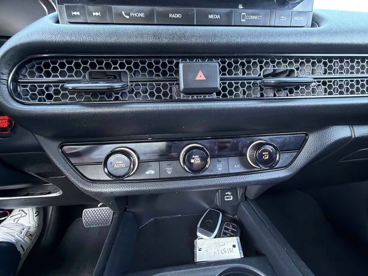 Used 2023 Honda HR-V LX image 28