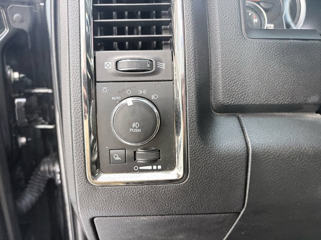 Used 2017 RAM 1500 Sport w/ Black Ram 1500 Sport Group AWD/4WD image 28