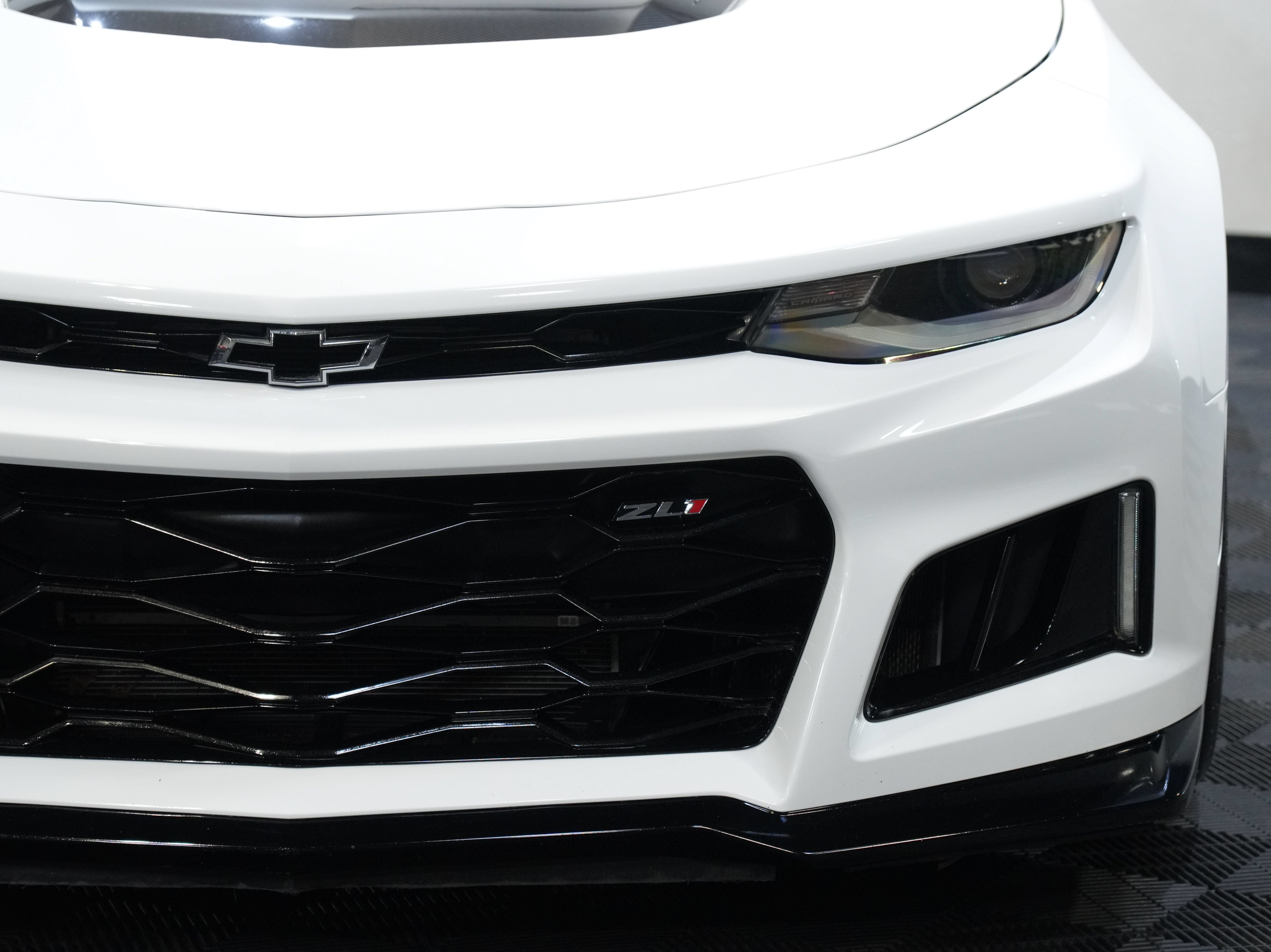 Used 2018 Chevrolet Camaro ZL1 RWD image 10