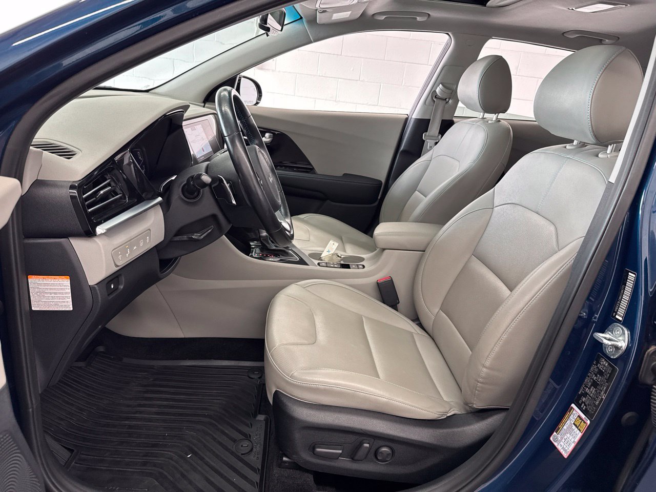 Used 2022 Kia Niro EX Premium FWD image 13