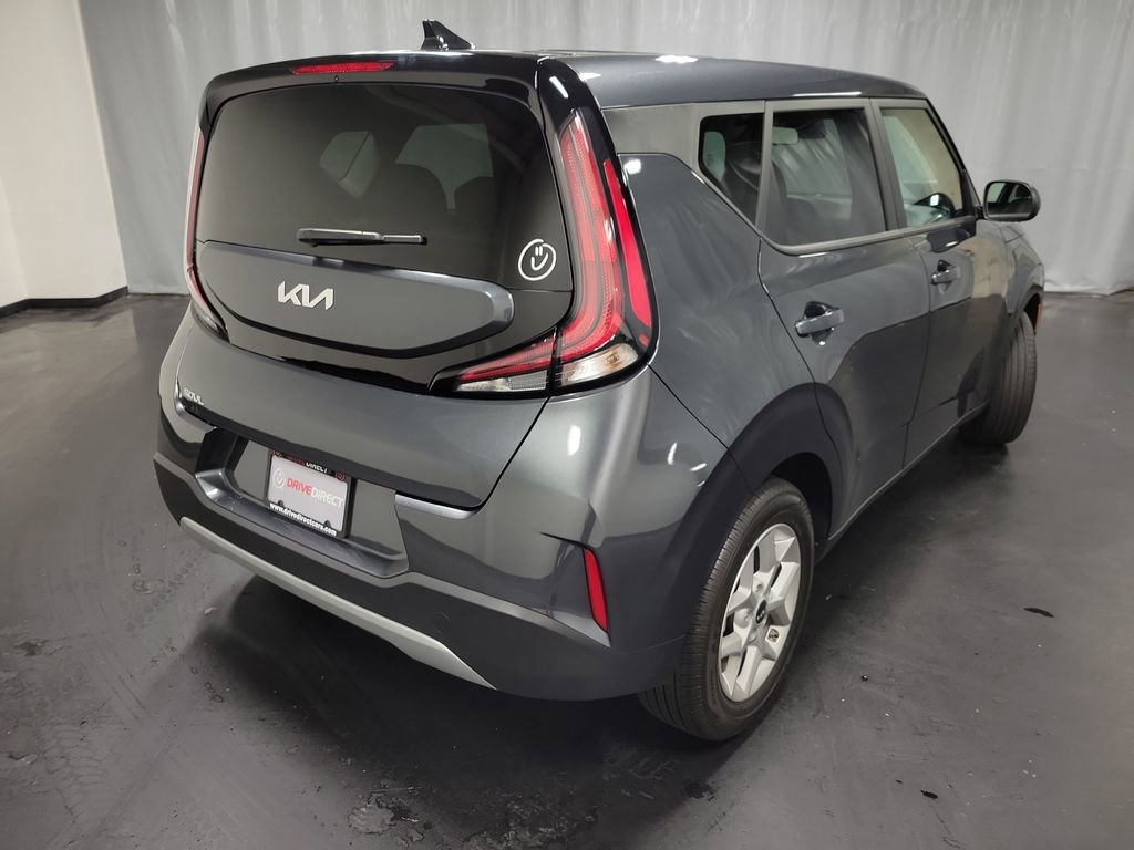 Used 2025 Kia Soul LX FWD image 8