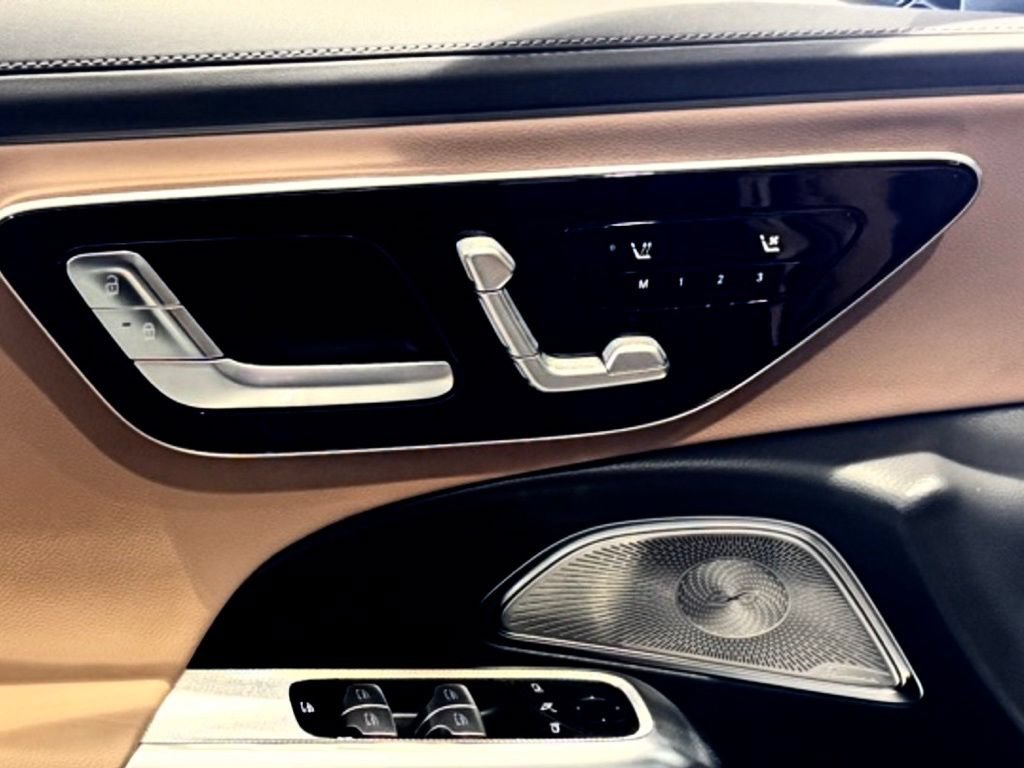 Used 2025 Mercedes-Benz E 350 Sedan image 15