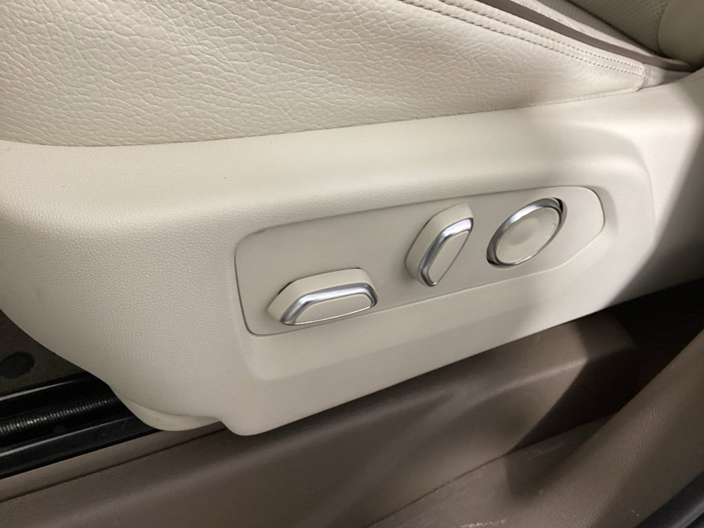 Used 2021 GMC Yukon Denali AWD/4WD image 18