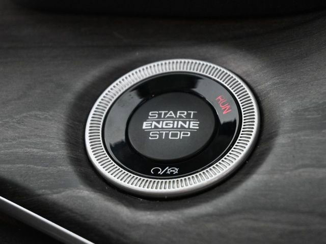 Used 2022 Jeep Grand Cherokee Limited image 36