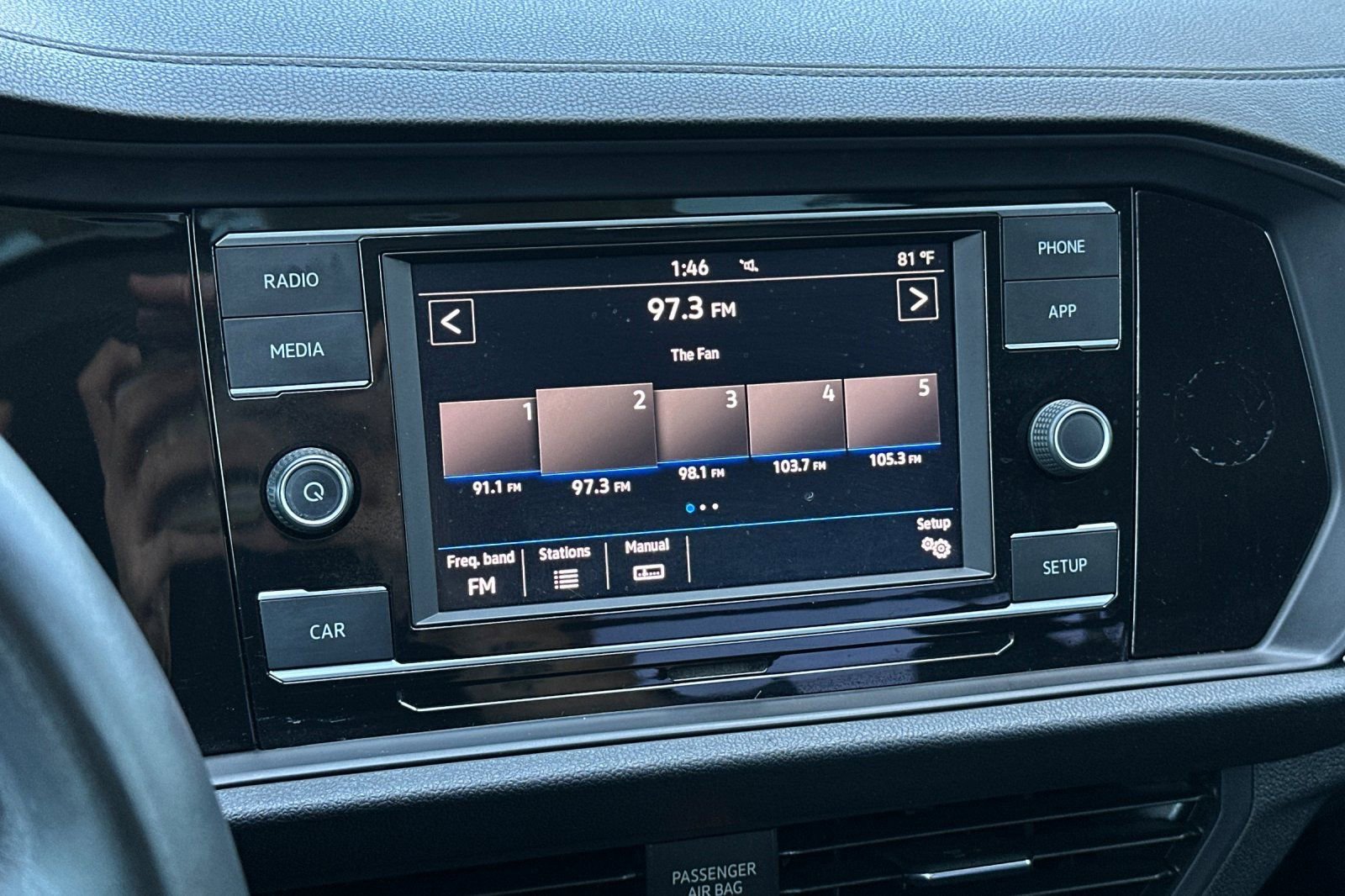 Used 2019 Volkswagen Jetta SE image 16