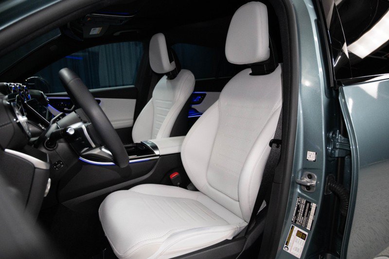 Certified 2025 Mercedes-Benz GLC 300 4MATIC image 12
