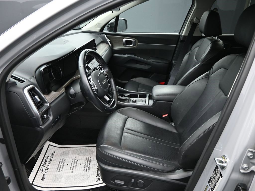 Used 2022 Kia Sorento S image 11