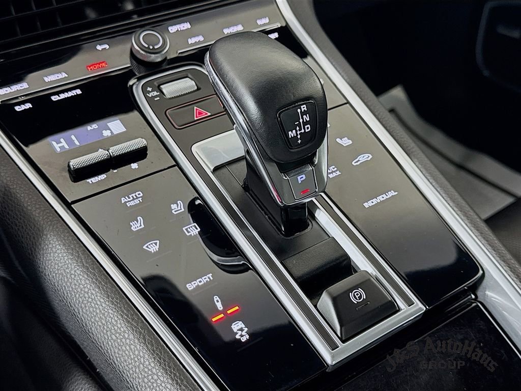 Used 2022 Porsche Panamera Platinum Edition image 21
