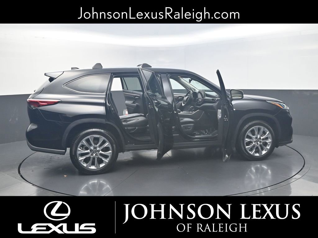 Used 2021 Toyota Highlander Limited image 25