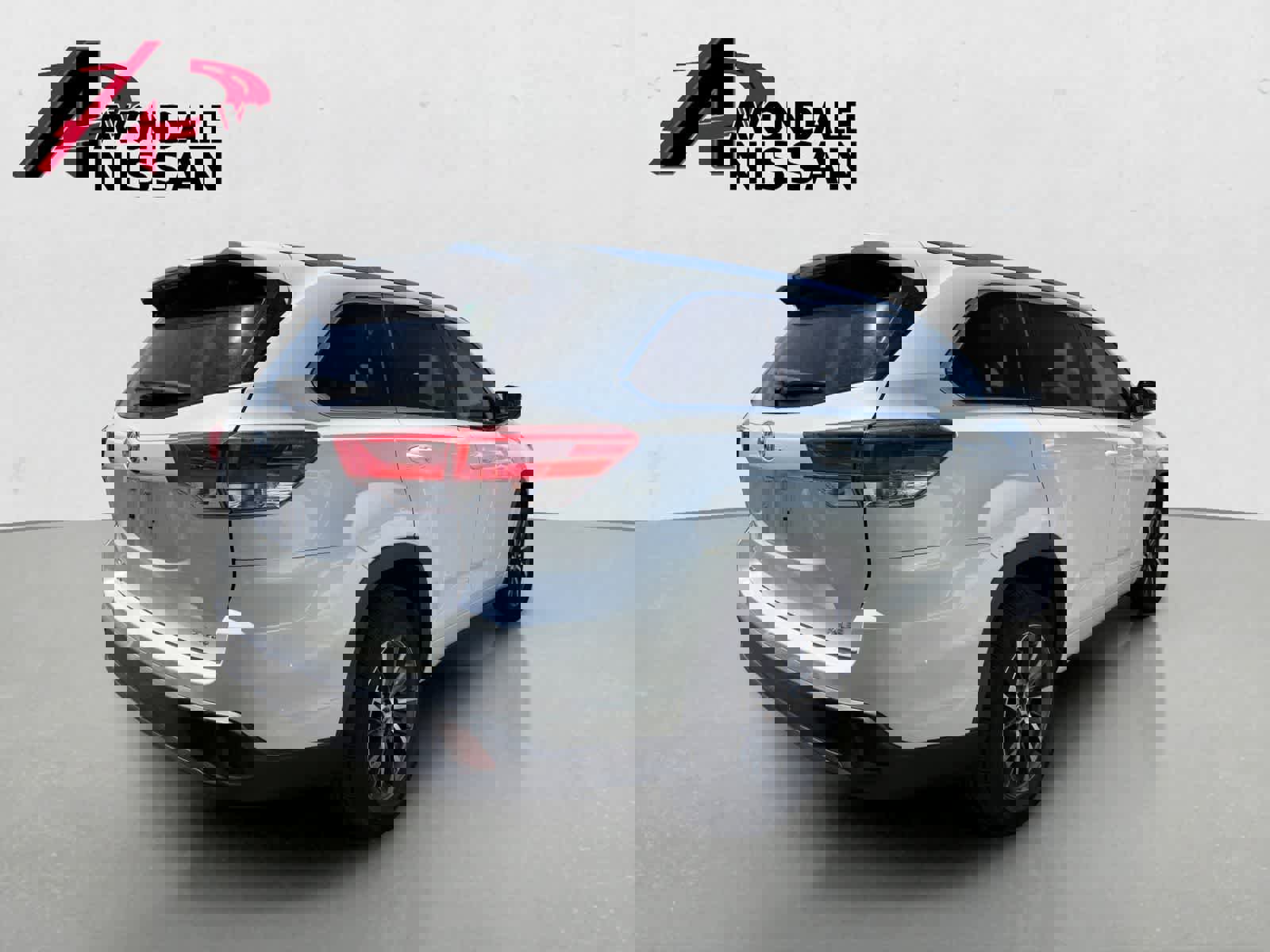 Used 2017 Toyota Highlander XLE FWD image 4