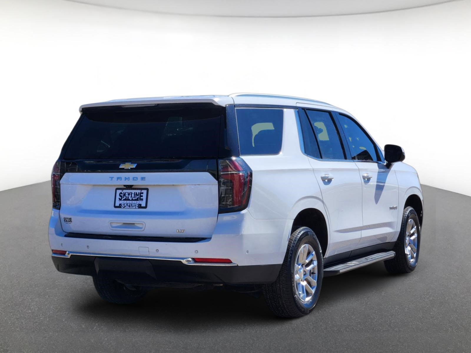 Used 2025 Chevrolet Tahoe LT AWD/4WD image 3