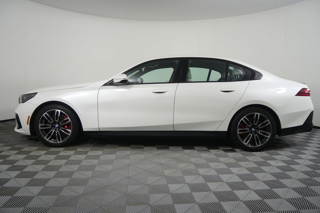 Certified 2024 BMW 540i xDrive w/ Premium Package image 6
