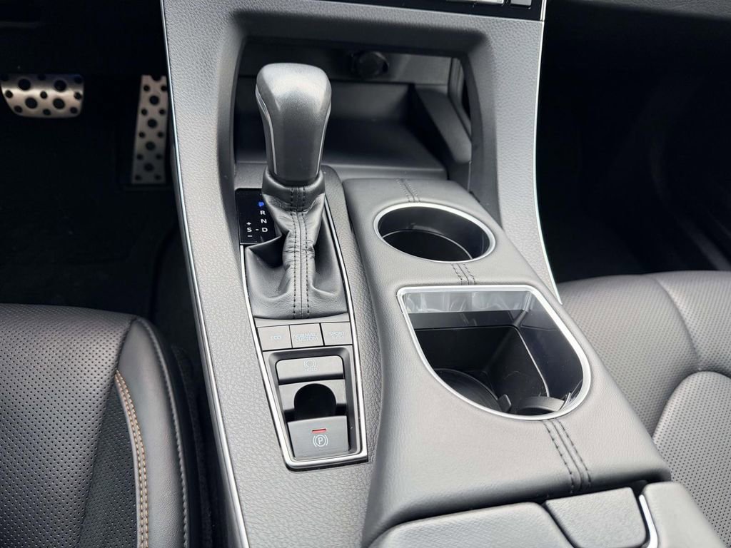 Certified 2019 Toyota Avalon Touring image 6