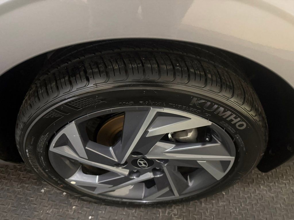 Certified 2025 Hyundai Elantra Sport w/ Cargo Package image 17