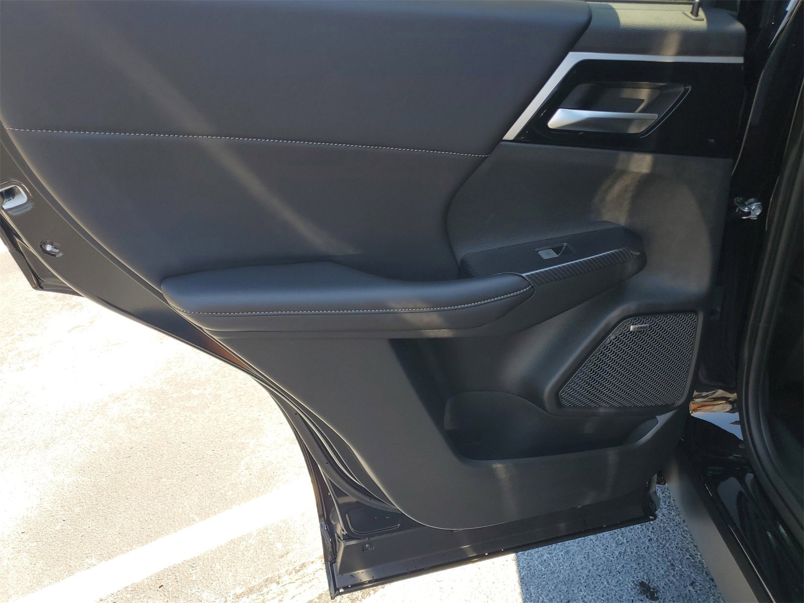 New 2025 Mitsubishi Outlander SE image 22