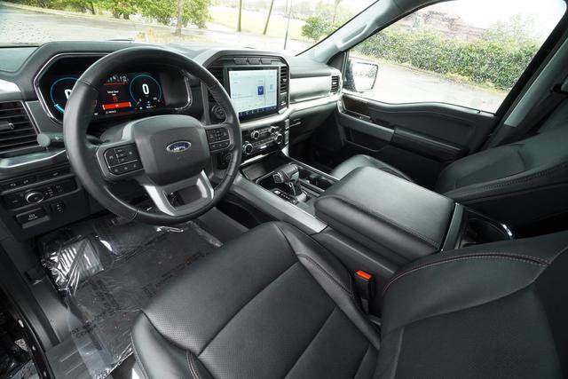 Used 2022 Ford F150 Lariat w/ Trailer Tow Package image 27