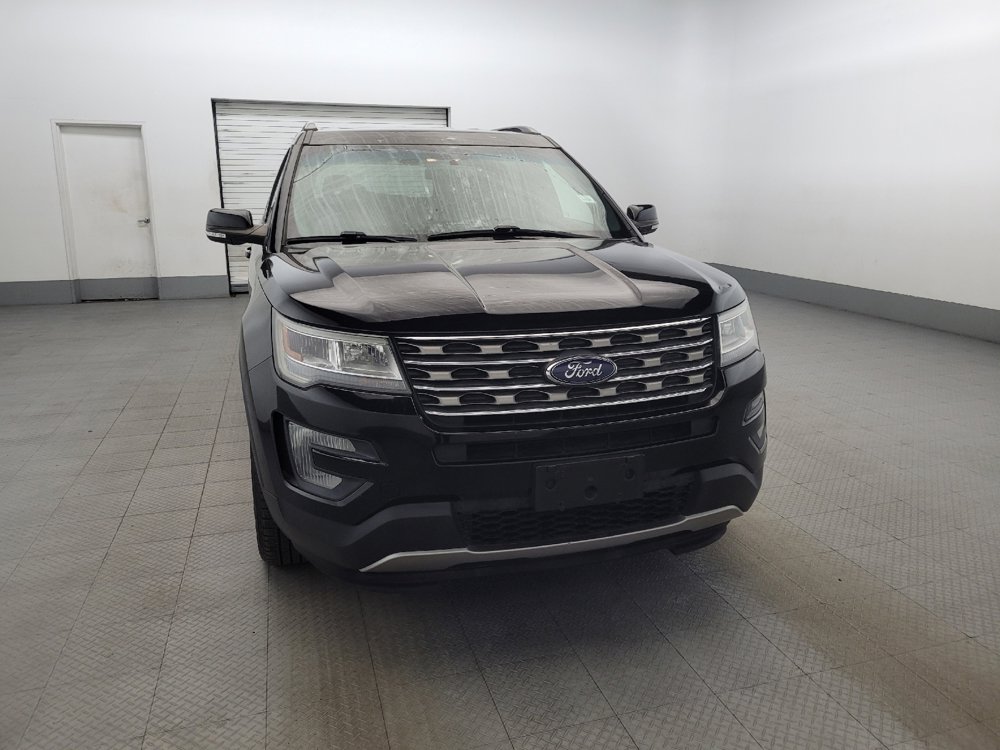 Used 2017 Ford Explorer XLT image 14