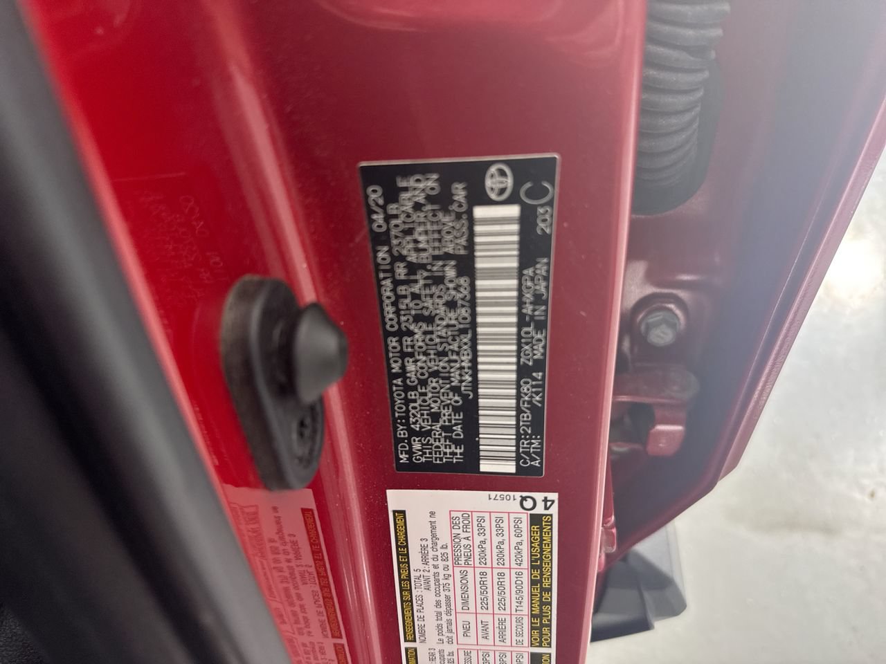 Used 2020 Toyota C-HR XLE FWD image 37