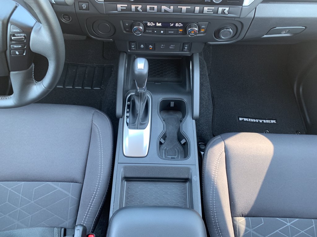 Used 2025 Nissan Frontier SV w/ SV Convenience Package RWD image 18