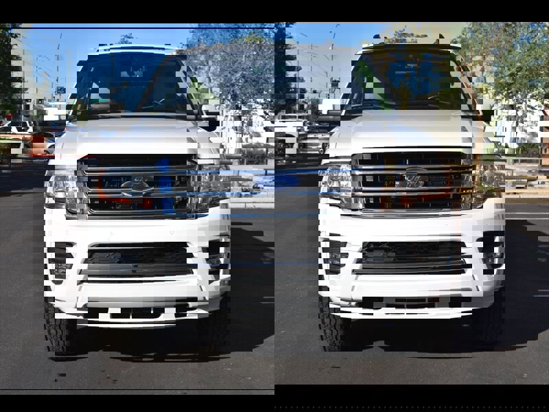 Used 2017 Ford Expedition Limited w/ Equipment Group 301A image 8