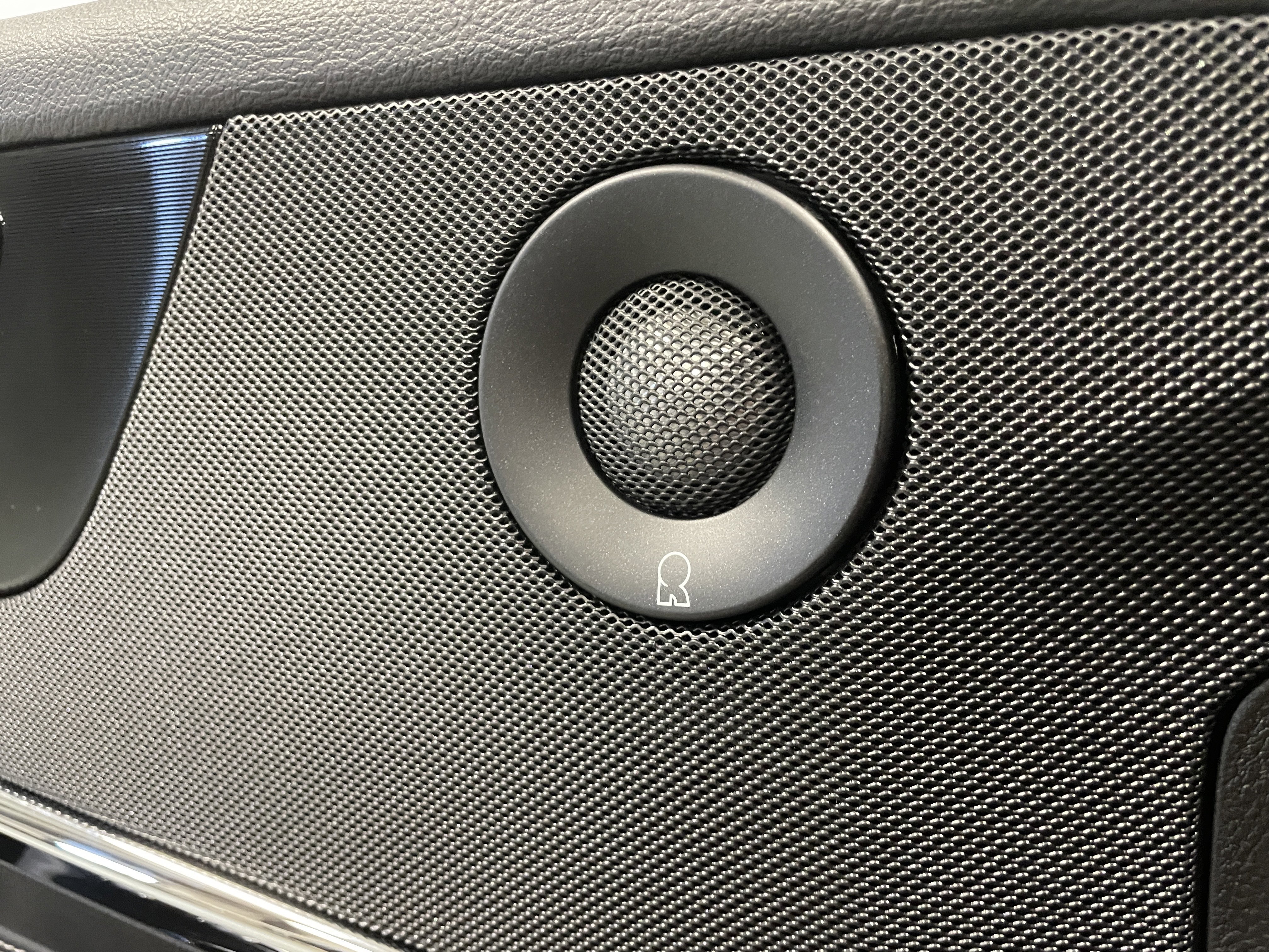 New 2025 Lincoln Corsair Reserve w/ Equipment Group 202A image 22