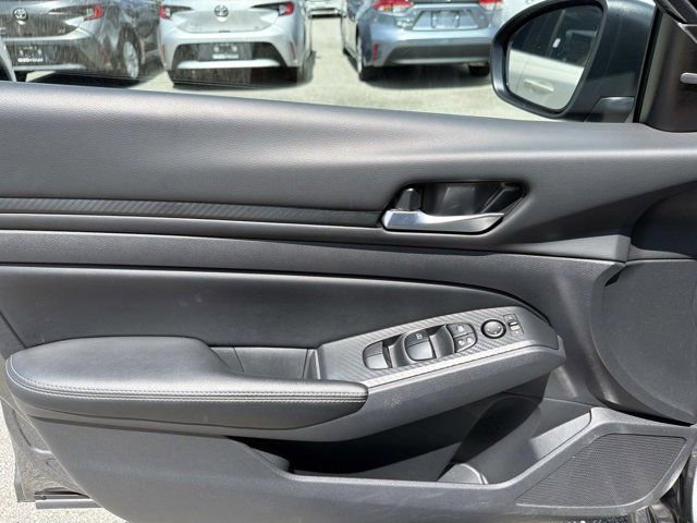 Used 2025 Nissan Altima 2.5 SV FWD image 6