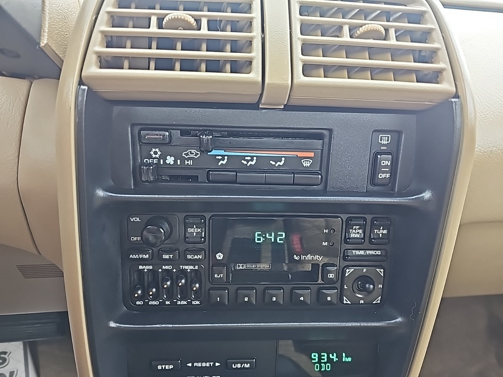 Used 1993 Chrysler LeBaron LX FWD image 4