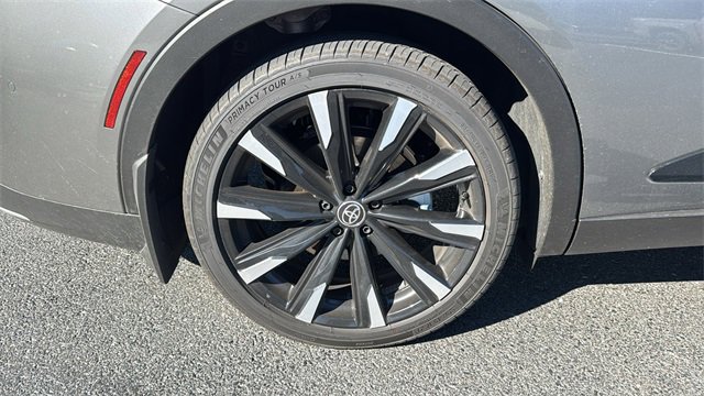 New 2026 Toyota Crown Platinum image 4