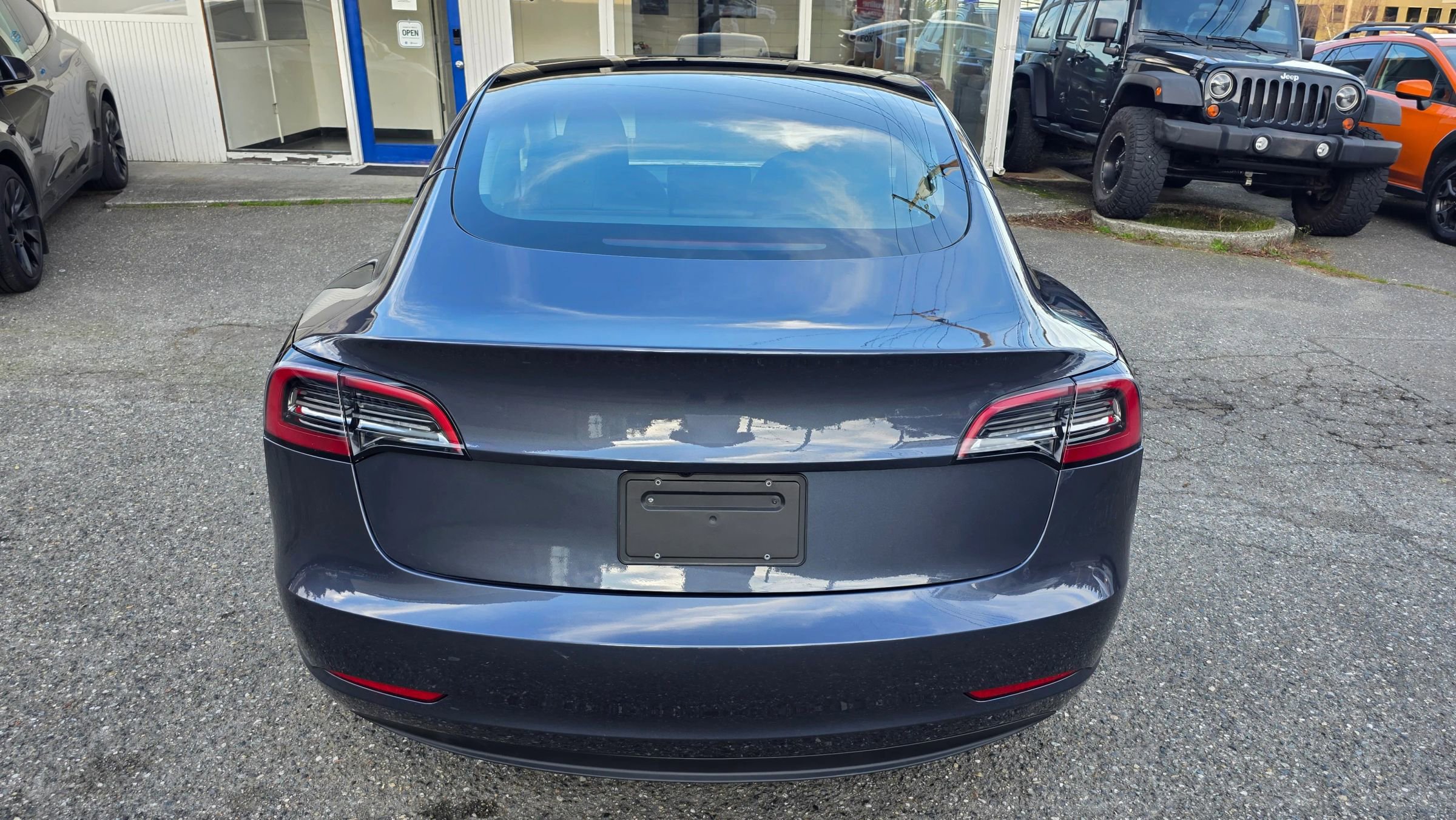 Used 2023 Tesla Model 3 Standard Range image 6