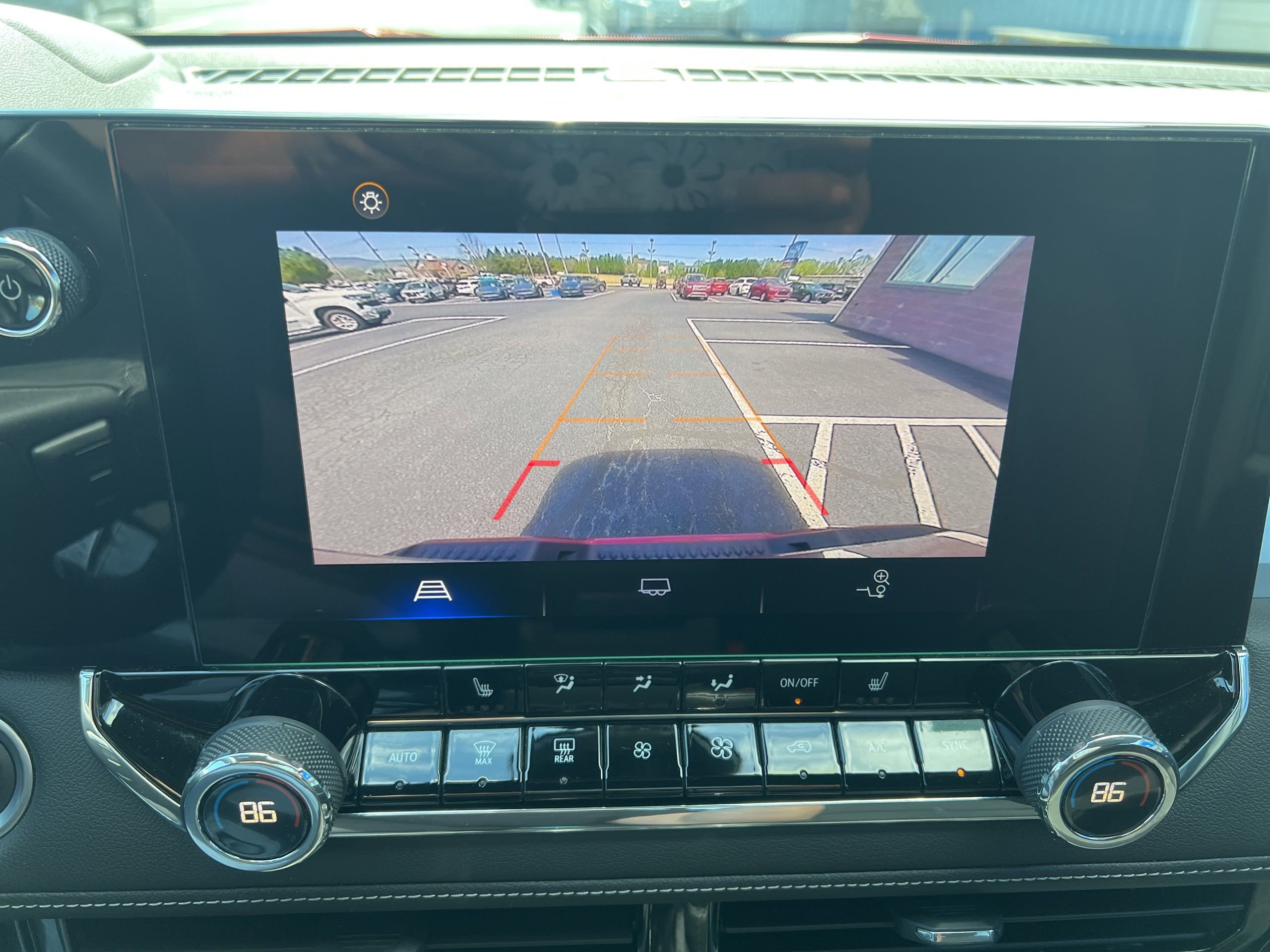 Used 2023 Chevrolet Colorado LT w/ LT Convenience Package II AWD/4WD image 16