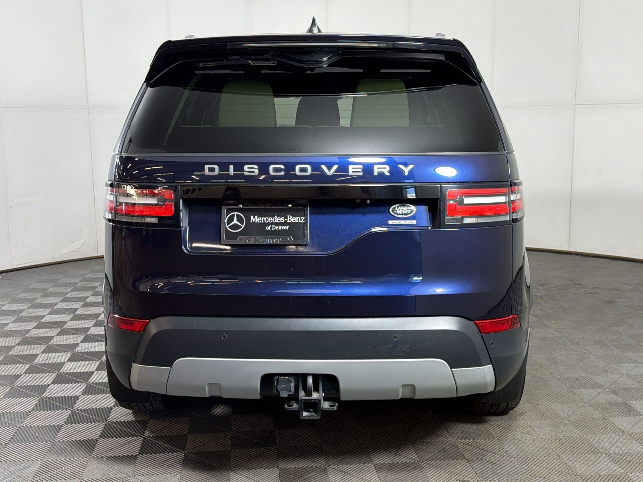 Used 2018 Land Rover Discovery HSE AWD/4WD image 10
