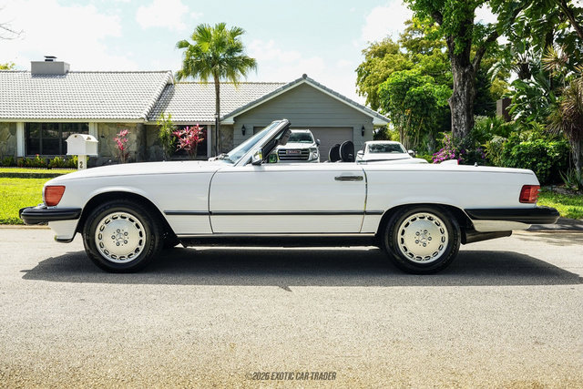Used 1987 Mercedes-Benz 560 SL image 3