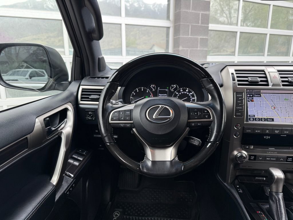 Used 2020 Lexus GX 460 Premium w/ Premium Package image 36