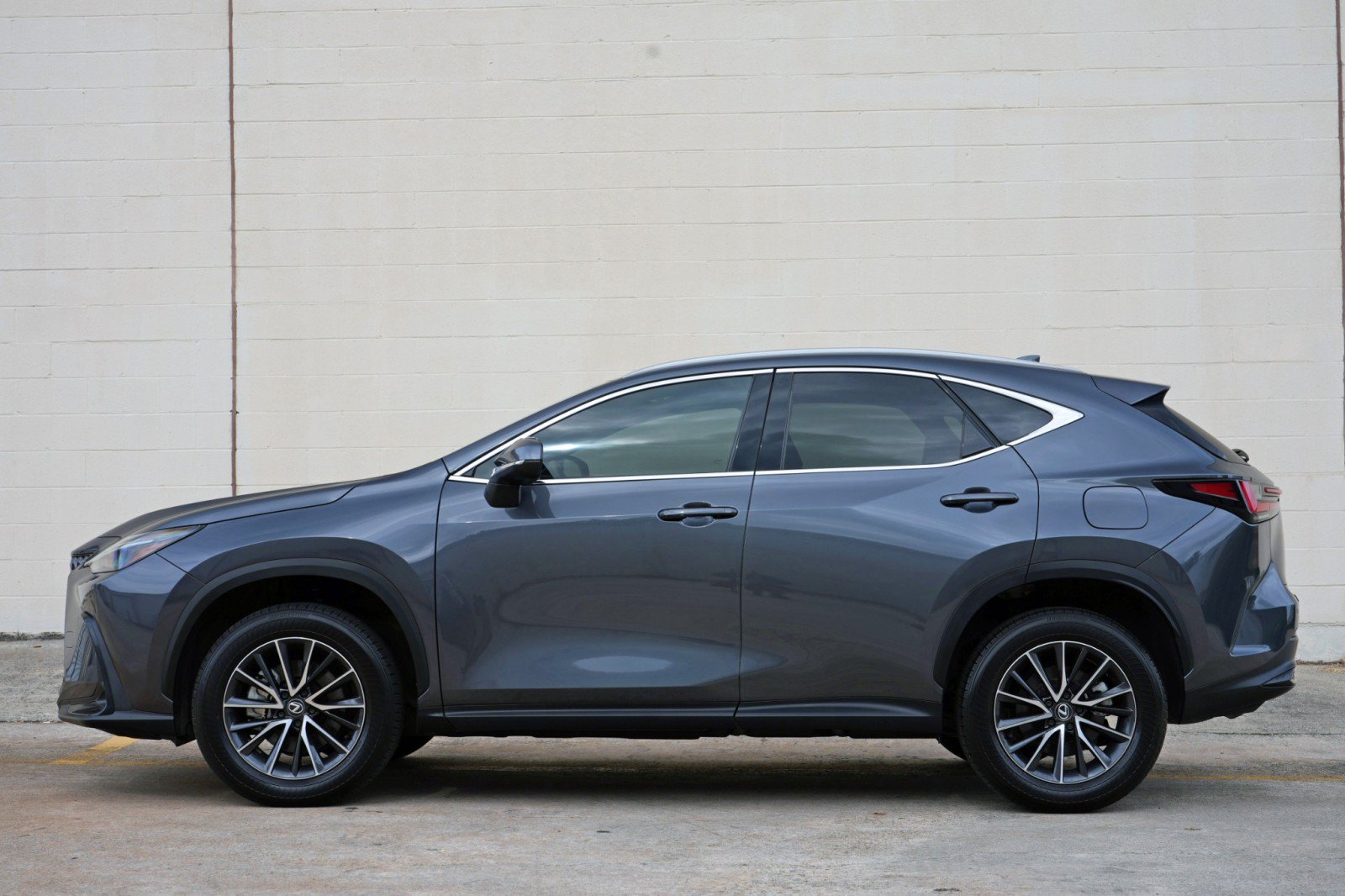Used 2024 Lexus NX 350h AWD image 9