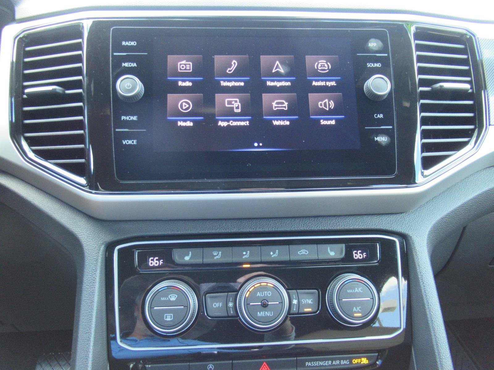 Used 2022 Volkswagen Atlas Cross Sport SE FWD image 29
