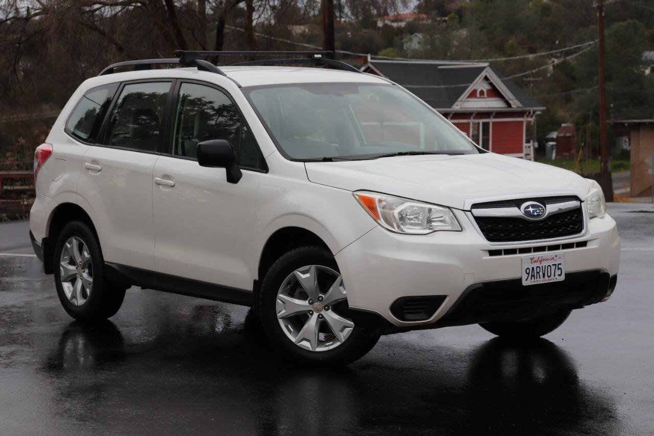 Used 2015 Subaru Forester 2.5i w/ Alloy Wheel Package