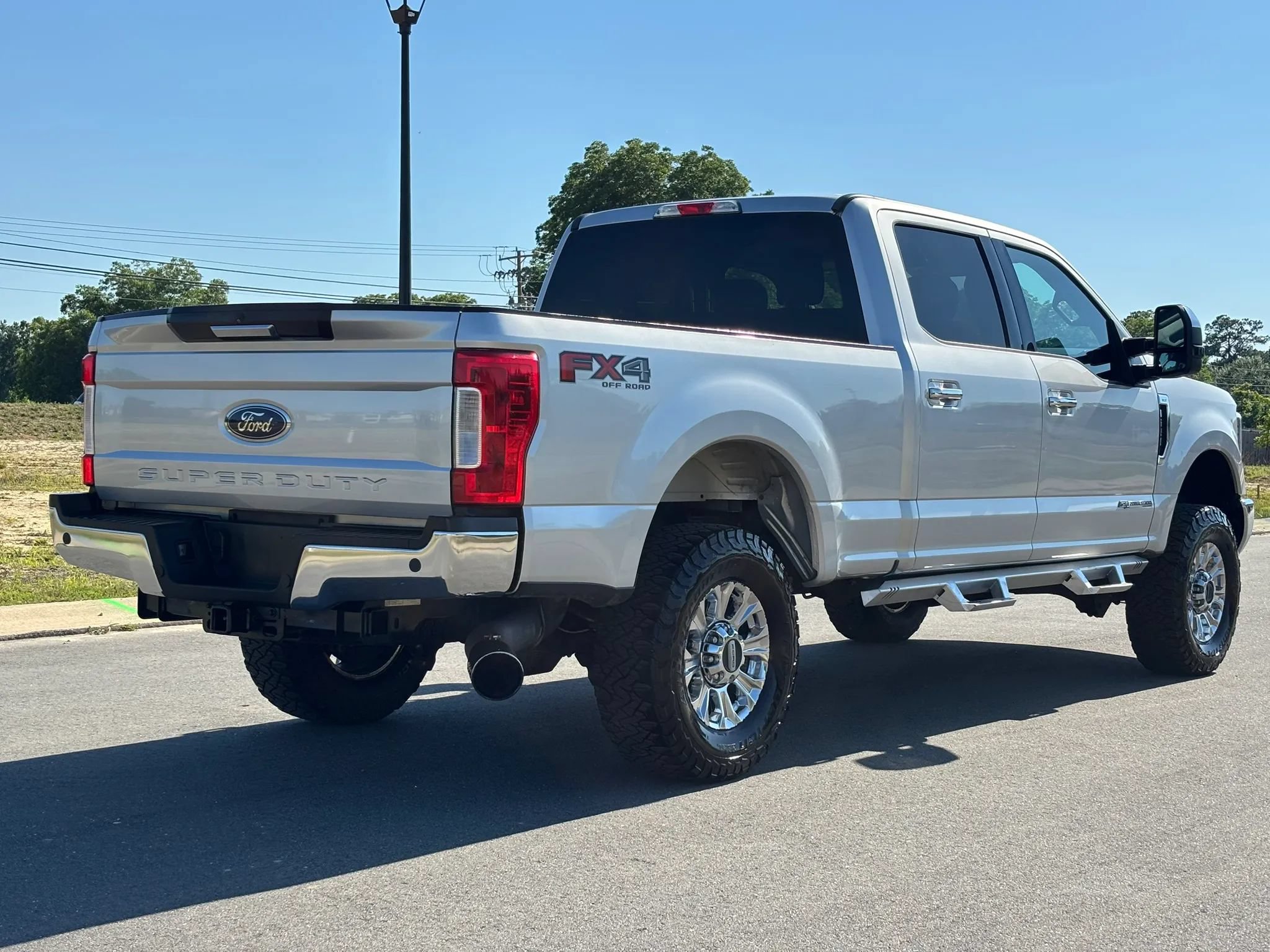 Used 2018 Ford F250 XLT w/ XLT Premium Package AWD/4WD image 3