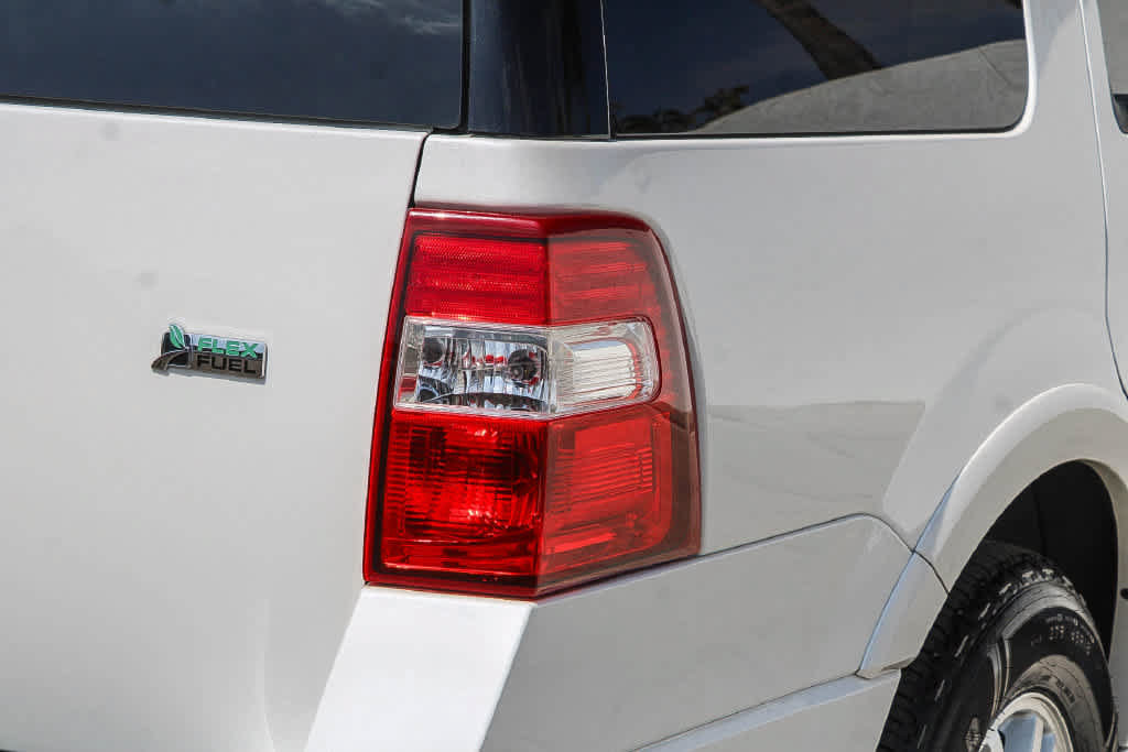 Used 2014 Ford Expedition Limited w/ Equipment Group 301A RWD image 7