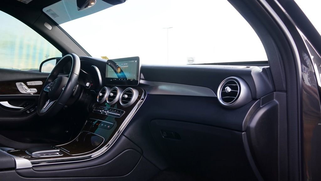 Used 2021 Mercedes-Benz GLC 300 image 22