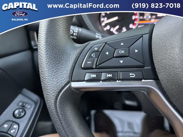 Used 2025 Nissan Sentra SV image 23