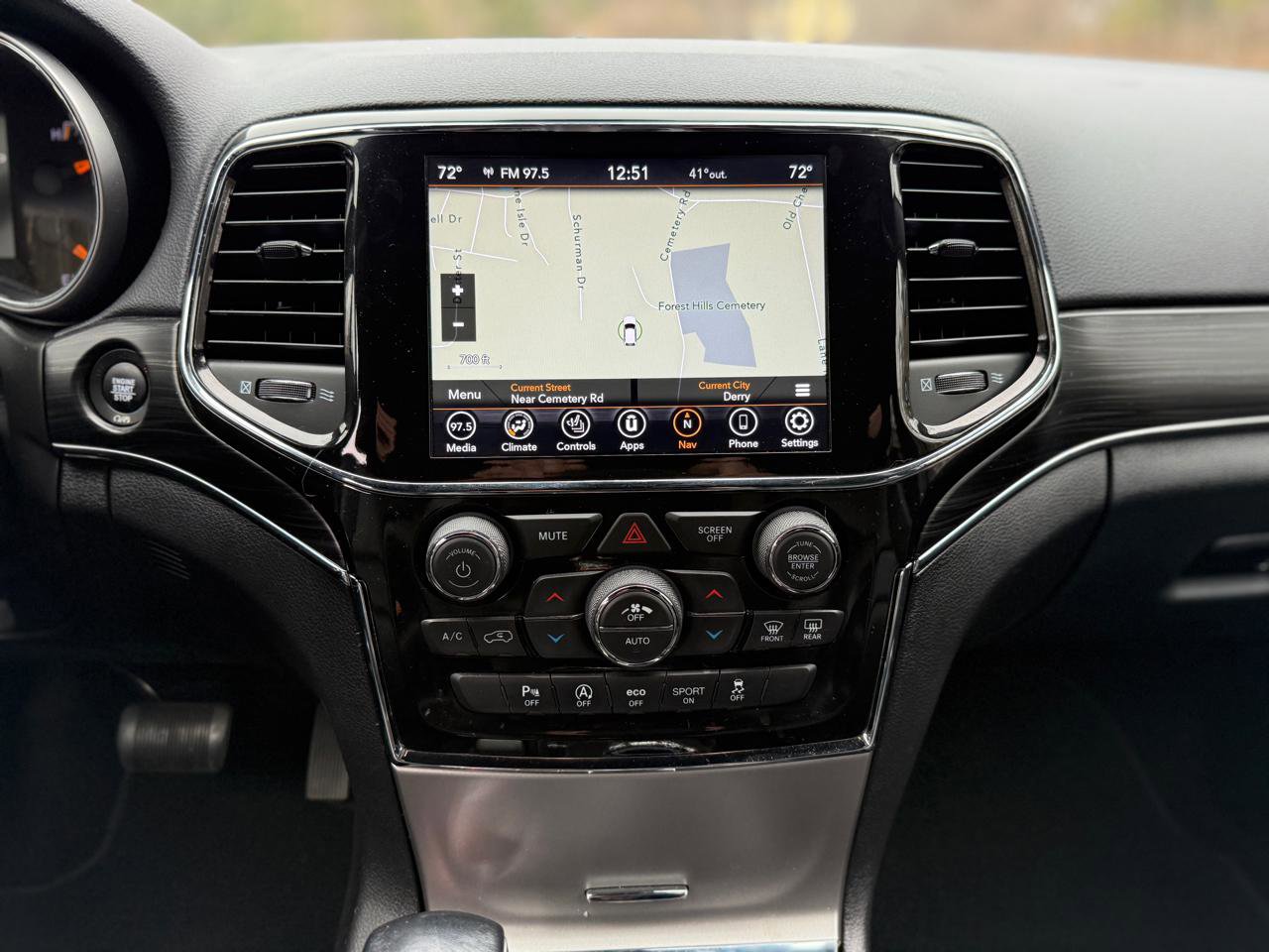 Used 2021 Jeep Grand Cherokee Limited image 15