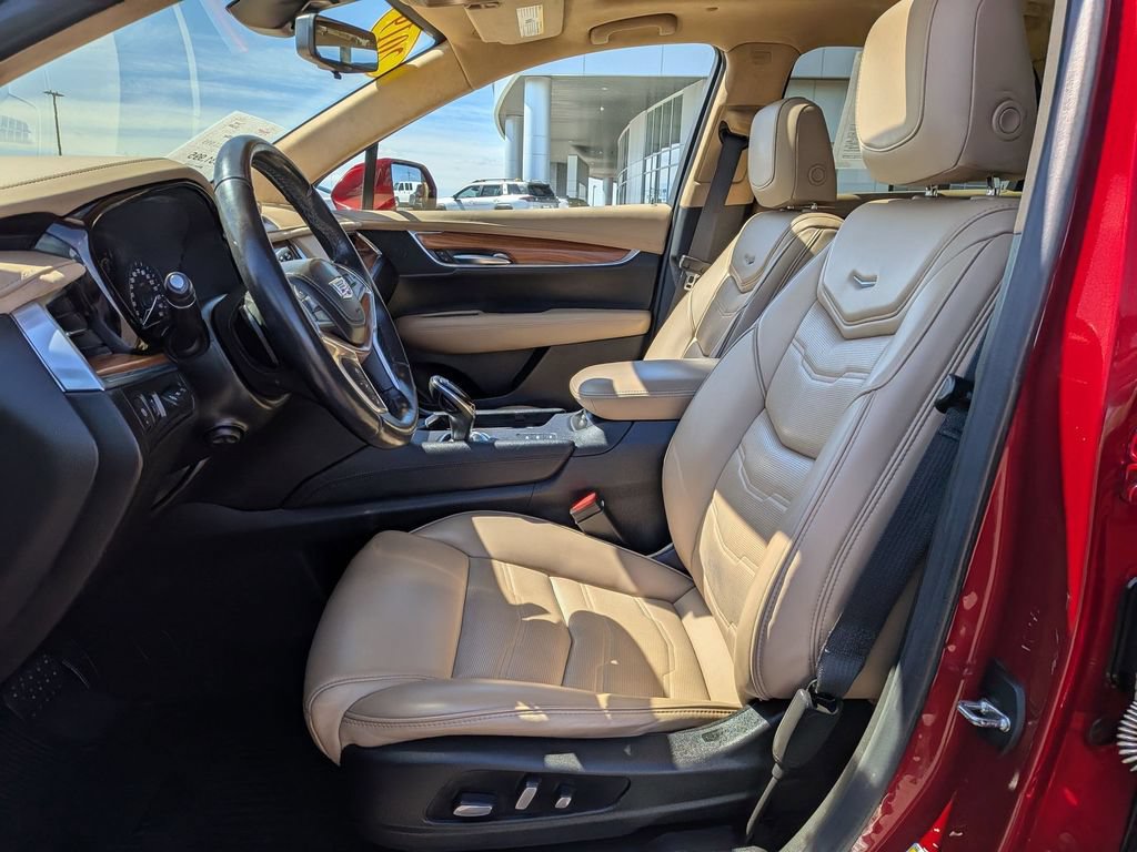 Used 2019 Cadillac XT5 Platinum AWD/4WD image 16