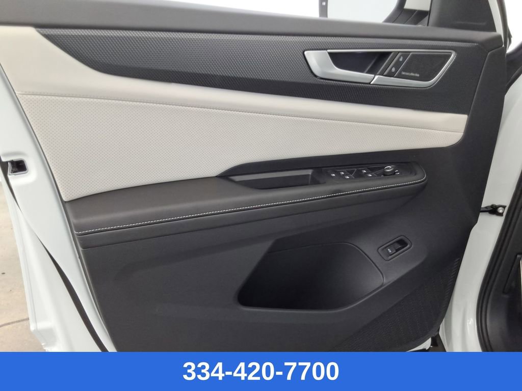 New 2025 Volkswagen Atlas Cross Sport SEL Premium R-Line image 17