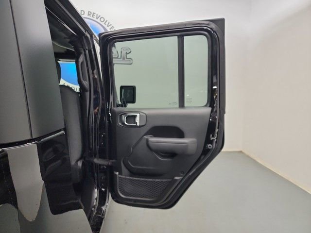 New 2025 Jeep Gladiator Sport image 27