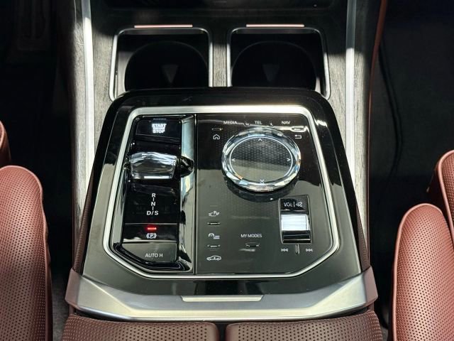 Used 2025 BMW 760i xDrive w/ Executive Package image 73