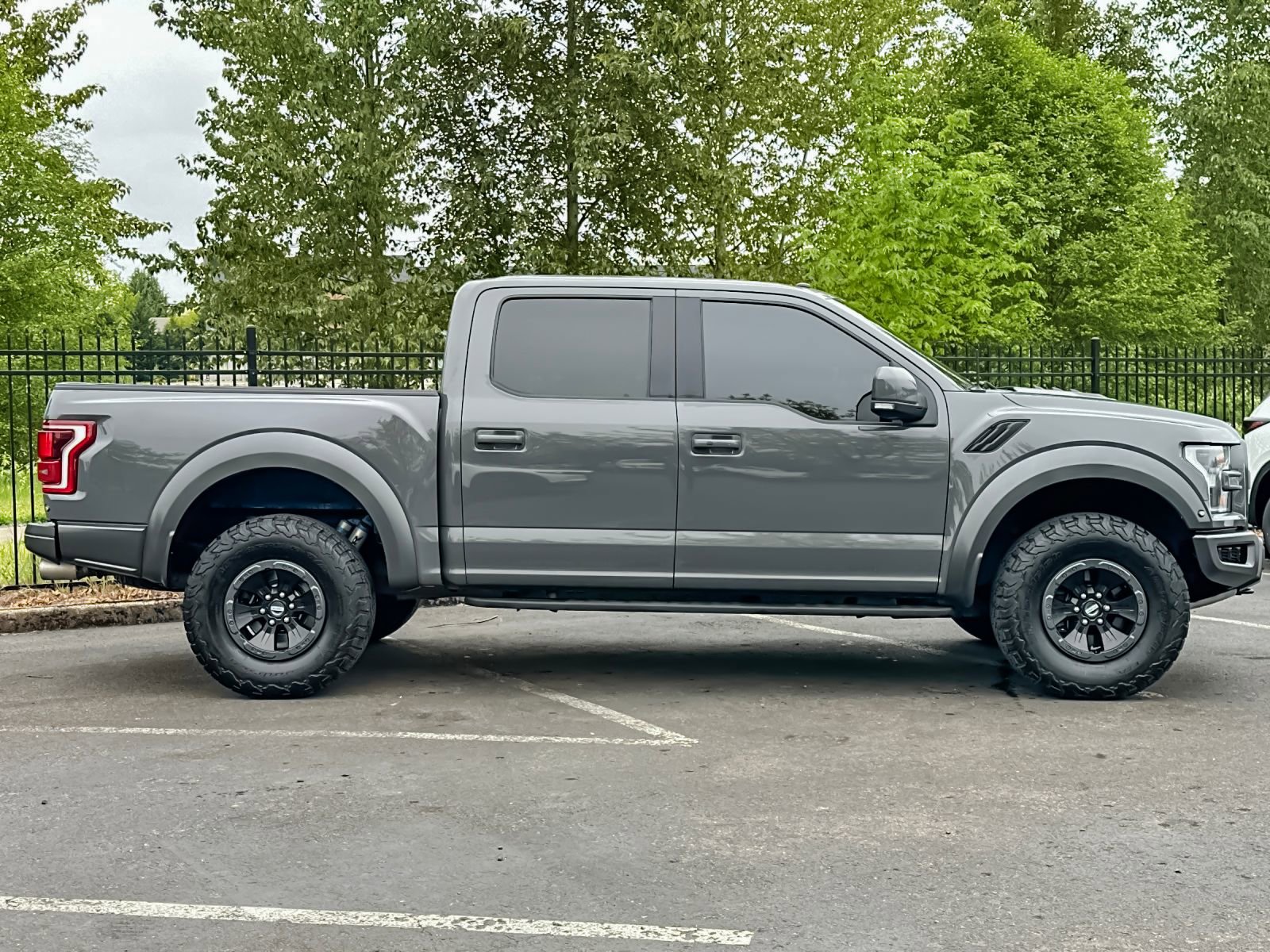 Used 2018 Ford F150 Raptor w/ Equipment Group 802A Luxury AWD/4WD image 3