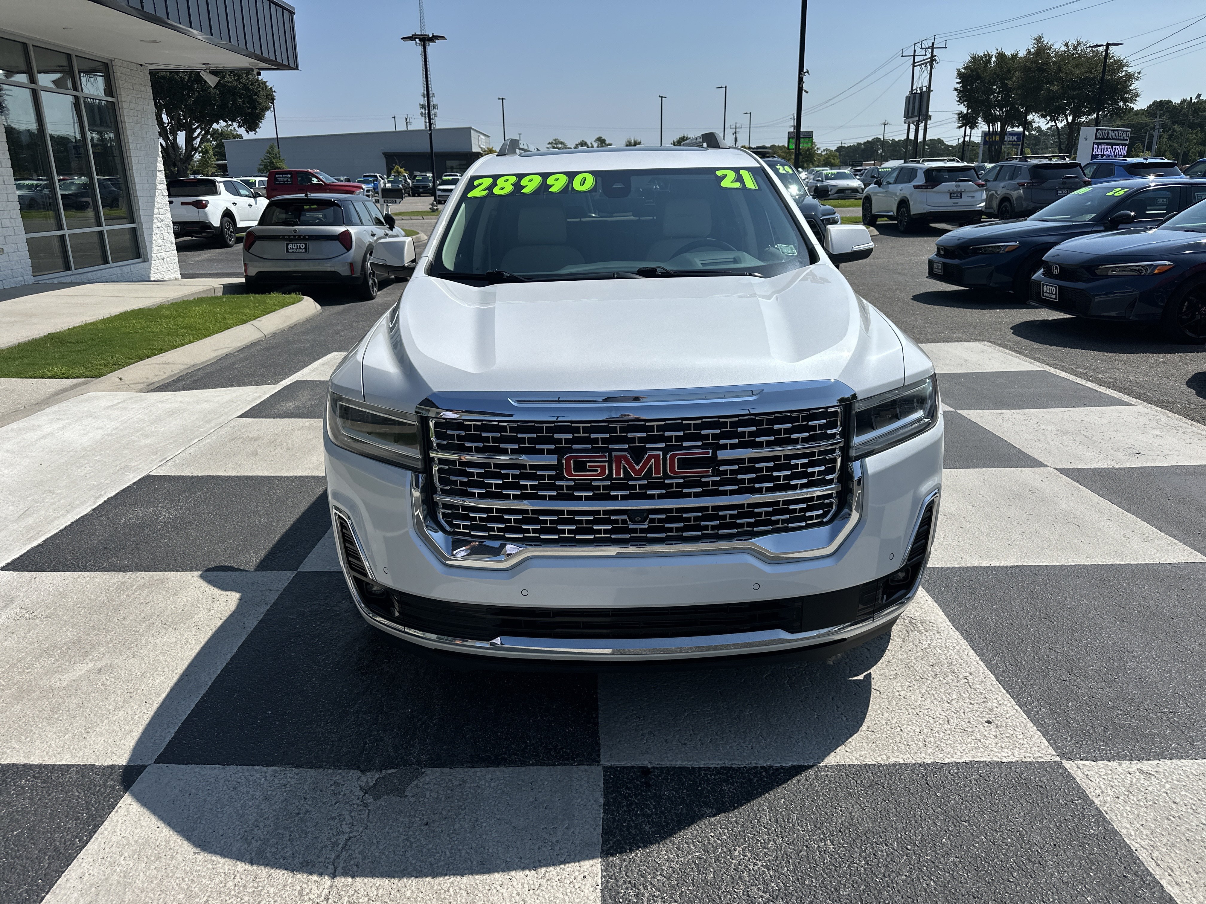 Used 2021 GMC Acadia Denali w/ Denali Technology Package FWD image 2